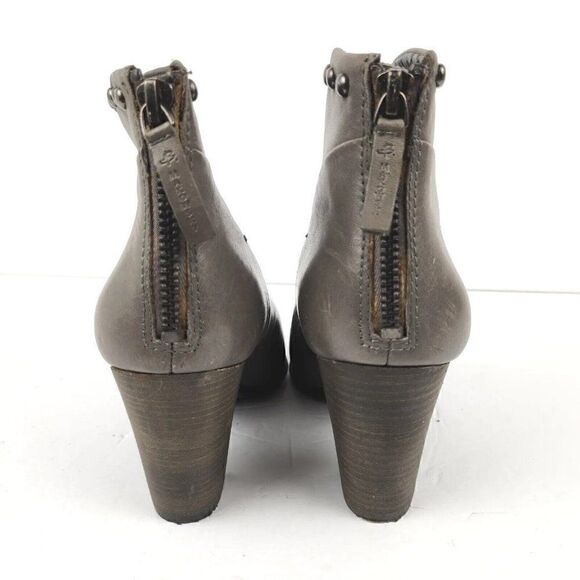 B. Makowsky Quincy Gray Soft Leather Studded Ankle Boots Booties Womens Size 7 - Picture 7 of 9